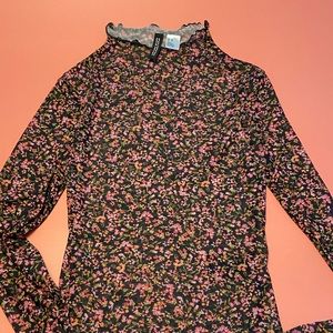 Floral long sleeve mesh top